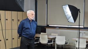 Dr. Peter Bishop durant l'entrevista