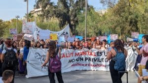 Estudiants universitaris manifestant-se a Barcelona