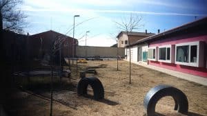 imatge pati de l'Escola l'Estany, al Moianès, Barcelona