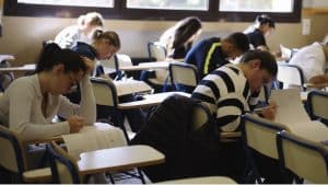 alumnes passat la prova d'aptitut professional per ser docents