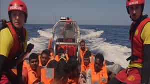 Personal Open Arms en un rescat a Itàlia