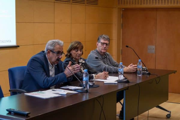 Mª Victòria Gòmez, presidenta COPEC Sr. Manel Eiximeno, director del Centre Recursos Educatius de l’ONCE. Sr. Ignasi Garcia-Plata, secretari de Polítiques Educatives del Departament d’Educació.
