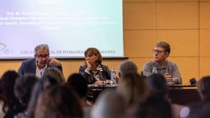 Mª Victòria Gòmez, presidenta COPEC Sr. Manel Eiximeno, director del Centre Recursos Educatius de l’ONCE. Sr. Ignasi Garcia-Plata, secretari de Polítiques Educatives del Departament d’Educació. Obren la 1ªJornada sobre l'aboratge de les altes capacitats