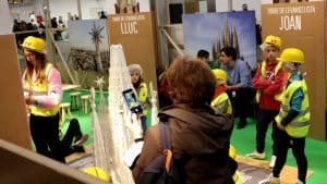 nens jugant al Festival de la infància de Barcelona