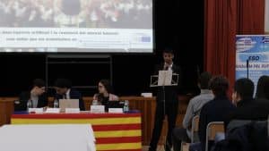 alumnes de batxillerat fan d'eurodiputats durant un dia al MEP Badalona