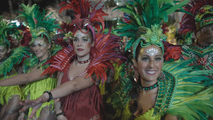 Colla A Saco Sitges! a la rua de l'Extermini, Carnaval Sitges 2024