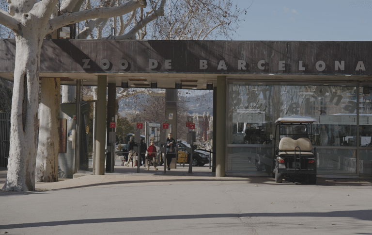 Entrada al zoo de Barcelona. Al centre de la ciutat.