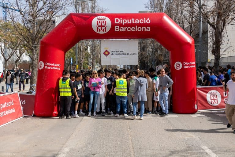 Moment de la sortida de la cursa La milla de la Mina 2024