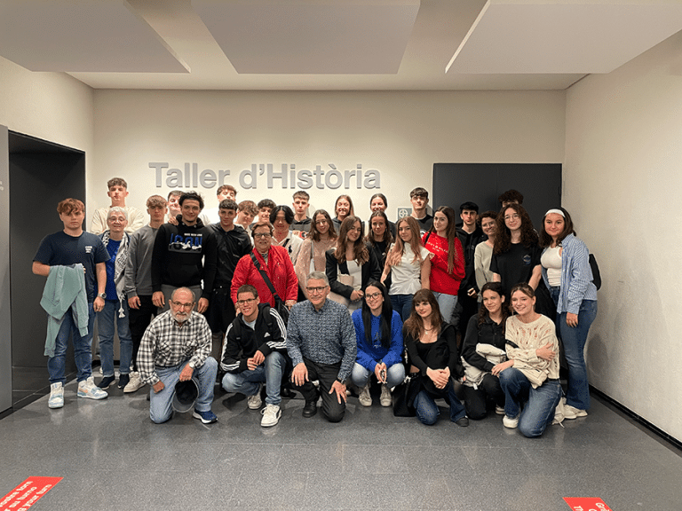 Persones sàvies i alumnes al Museu d'Història de Catalunya a Barcelona