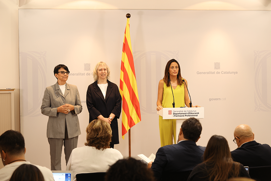 Consellera d’educació i formació Professional: Esther Niubó Secretària general, Teresa Sambola Secretària de Polítiques educatives, Josefa Beltran