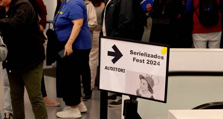 imagtge d'accés a una sala del Serielizados Fest a Barcelona