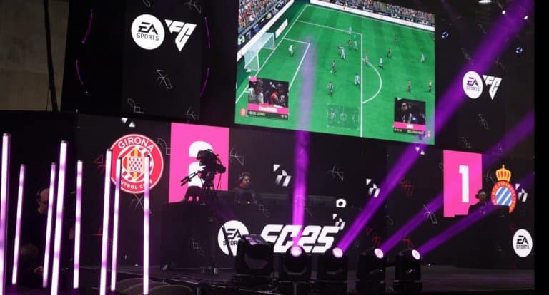 Imatge de l'arena de e-sports a la fira ISE 2025 de Barcelona, un espai de Lliga Professional de Videojocs (LPV) que té presència a la indústria audiovisual.