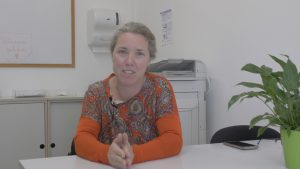 Emilee Sarah Moore de Luca, professora investigadora en didàctica de la Lingüística i Literatura a la UAB