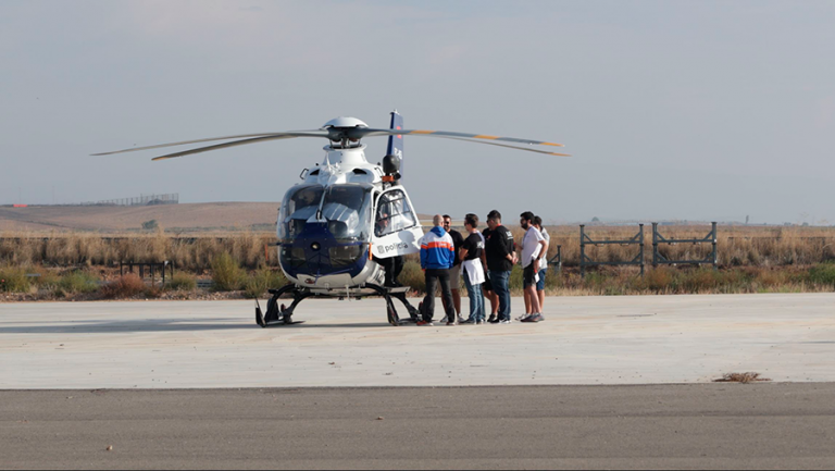 Helicòter de la polícia al Lleida Air Challenge 2025. La fira de l'aeronàutica.