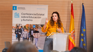 Teresa González de Rivera, psicòloga de l’àrea d’Investigació d’Autisme España, a la seva ponència a la V Conferència Estatal sobre Educació i autisme