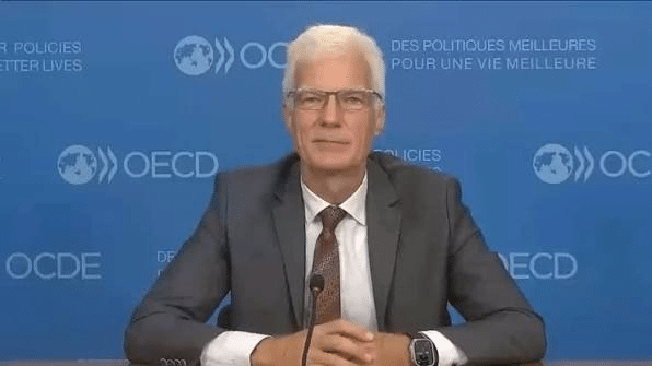 Andrea Schleicher presentant l'Informe PISA 2025 al Canal OCDE, 8 de sept 2026